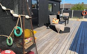 Esehytter Luxury Holiday Home Near Beach